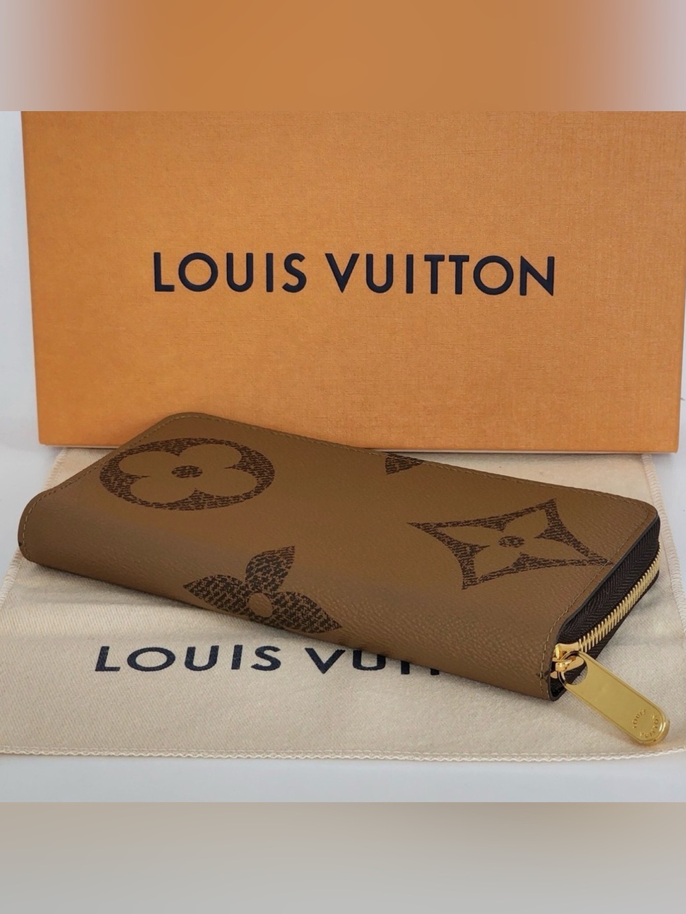 Louis Vuitton Reverse Monogram Giant Zippy Wallet 🌟 - Picture 3 of 11
